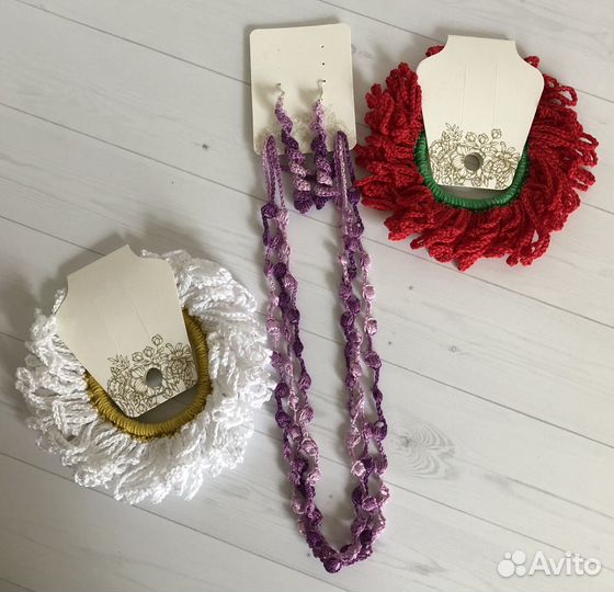 Резинки для волос и украшения ручной работы