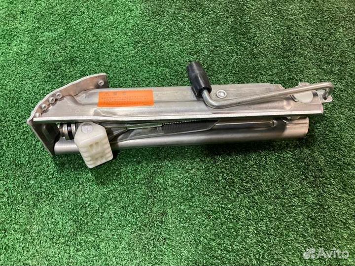 Домкрат Mercedes-Benz E-Class W212 271860 2009