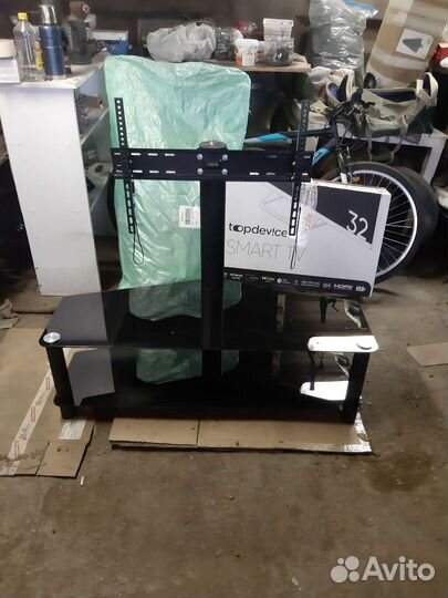 Стеклянная тумба под тв