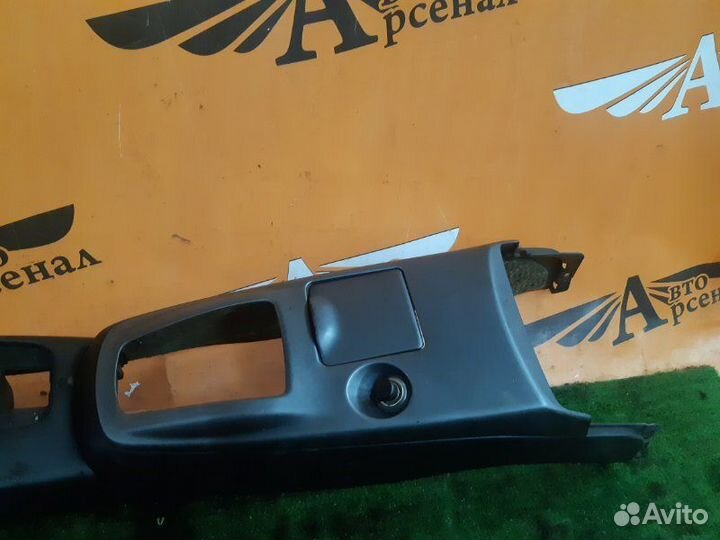 Консоль между сидений Mitsubishi Lancer 1.6