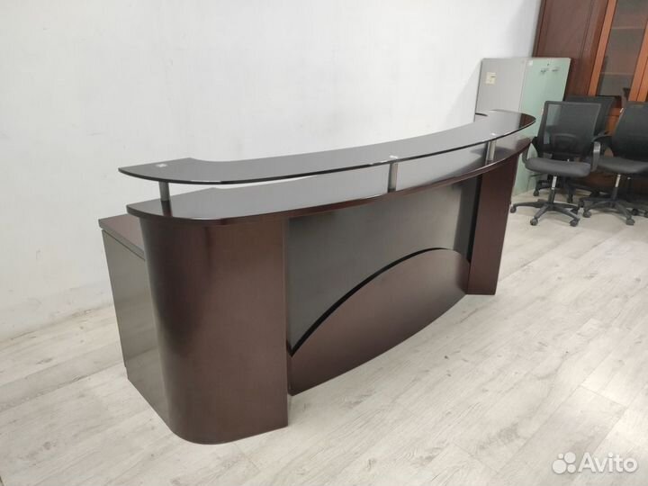 Стойка ресепшен (шпон/стекло) б/у 01245