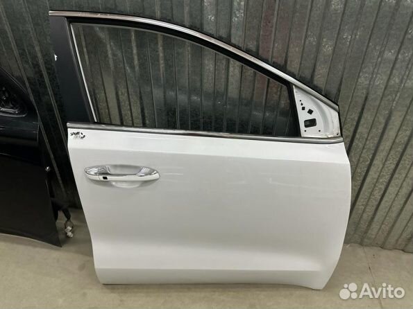 Дверь передняя правая Kia Sportage 4