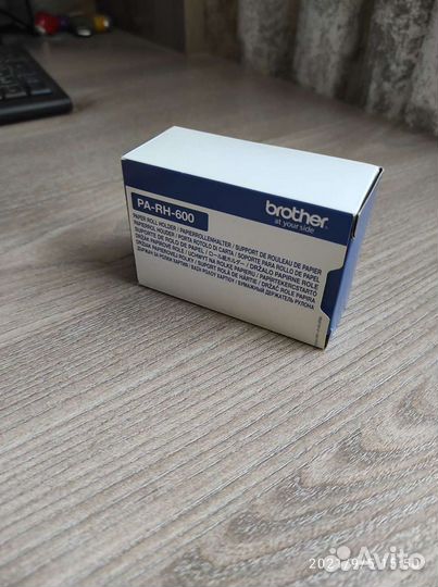 Держатель для рулонной бумаги Brother PA-RH-600