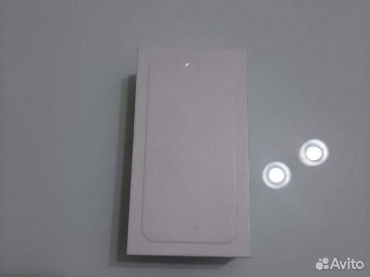 Коробка от iPhone 6s