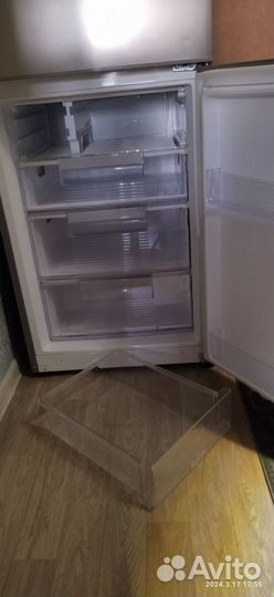 Ящики, полки, балконы для холодильника LG