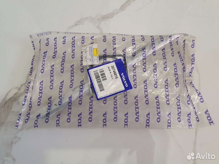 Volvo S40 молдинг решетки радиатора рестайлинг