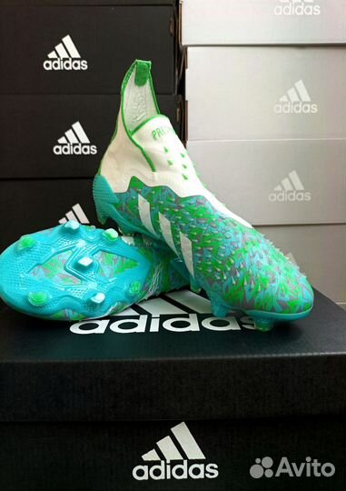 Бутсы adidas predator зелёные