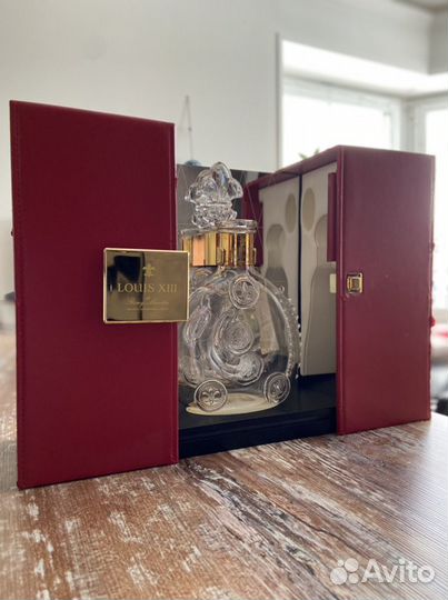 Коллекционная коробка+графин Remy Martin Louis 13