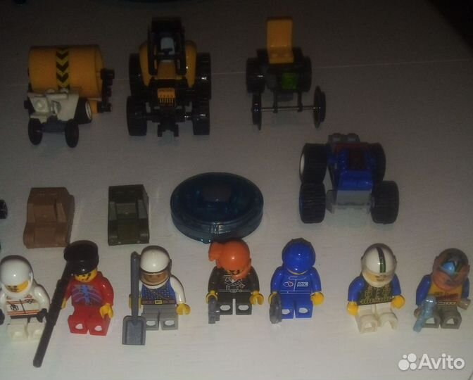Lego конструктор-человечки, машинки,мотоциклы
