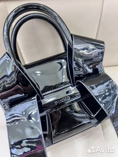 Сумка pinko лакированая с бантом