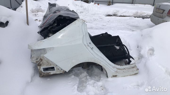 Заднее правое крыло, порозг левый арка левый