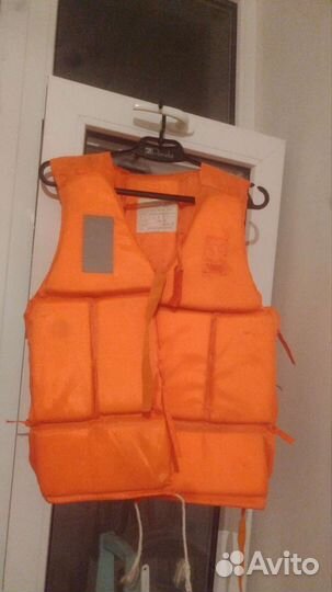 Спасательный жилет