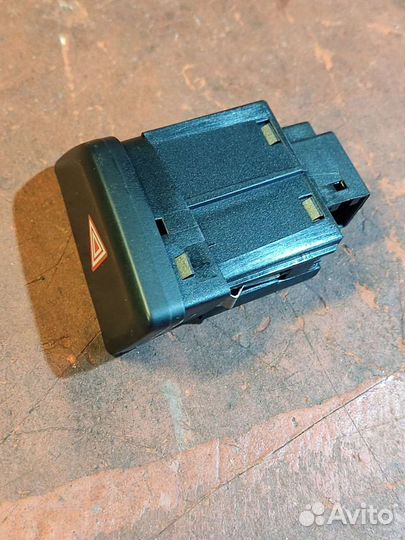 Кнопка аварийки Audi Q5 A4 A5