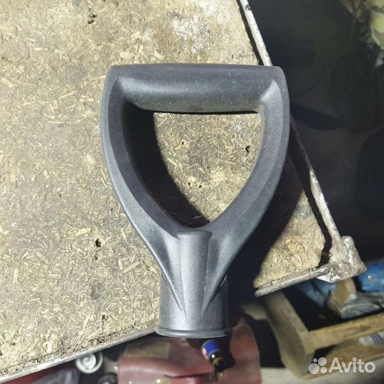 Рукоять, навершие для черенка лопаты или вил