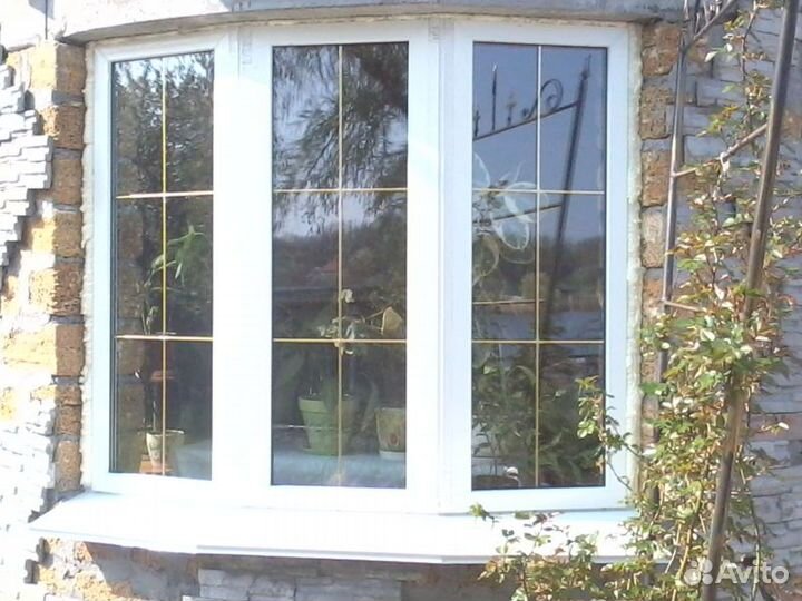 Окна пвх в доме в коттедже со шпросами накладками