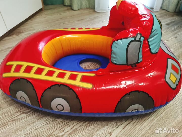 Плавательный круг пожарная машина