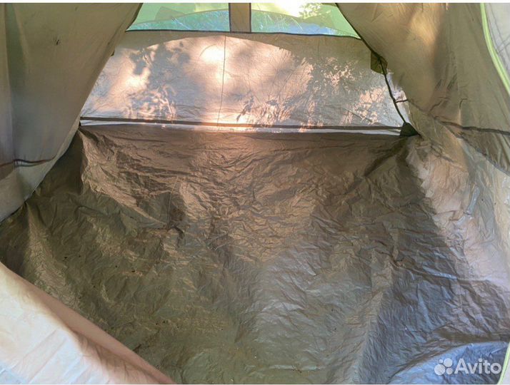 Палатка Quechua четырехместная