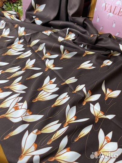 Шелковый платок Valentino