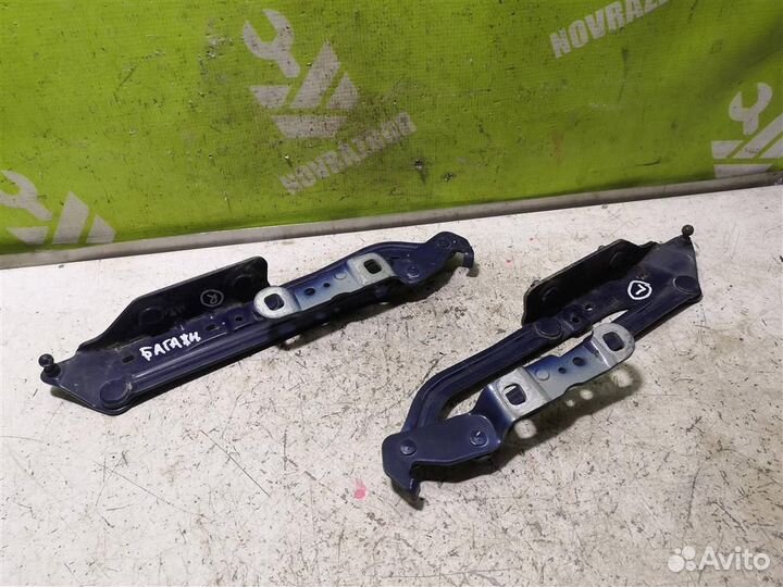 Петля крышки багажника Рено Меган 2