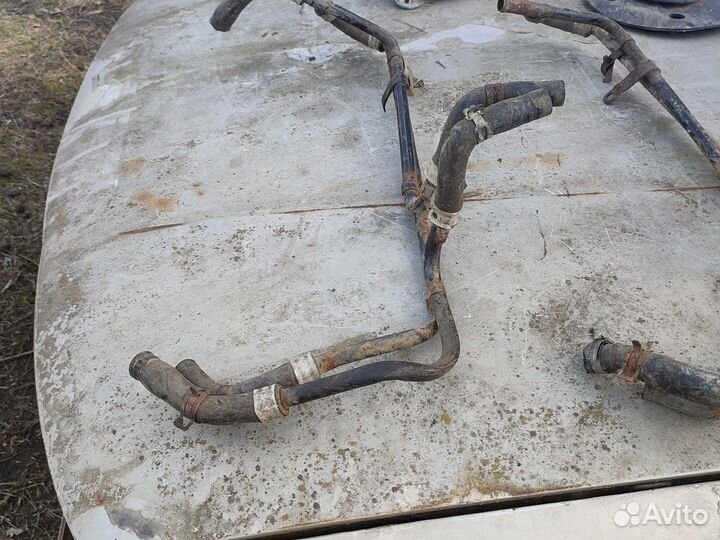 Форд Таурус трубки охлаждения печки