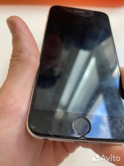 Телефон iPhone 6