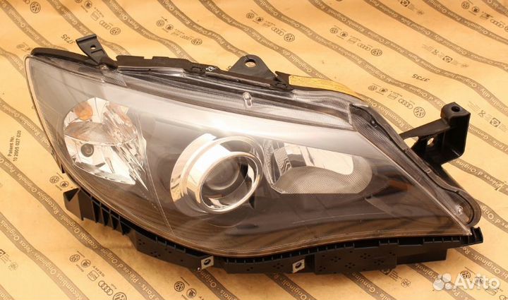 Фара правая subaru impreza 3 STI WRX 07-11 xenon