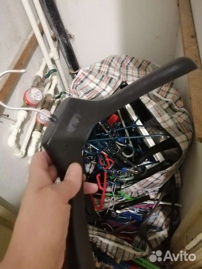 Вешалки женские и мужские, есть детские