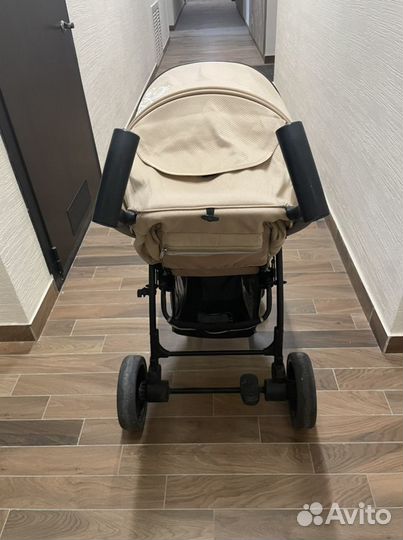 Коляска прогулочная