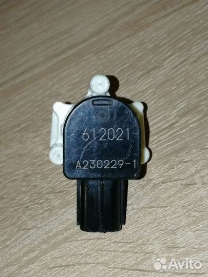 Датчик дорожного просвета Lexus Toyota 8940560020