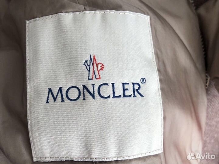 Пуховик женский xs бежевый moncler