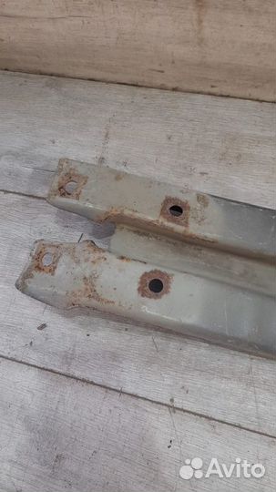 Усилитель переднего бампера Chevrolet Traverse С