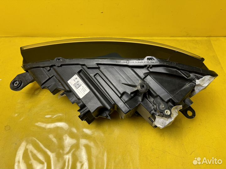 Фара правая Skoda Rapid