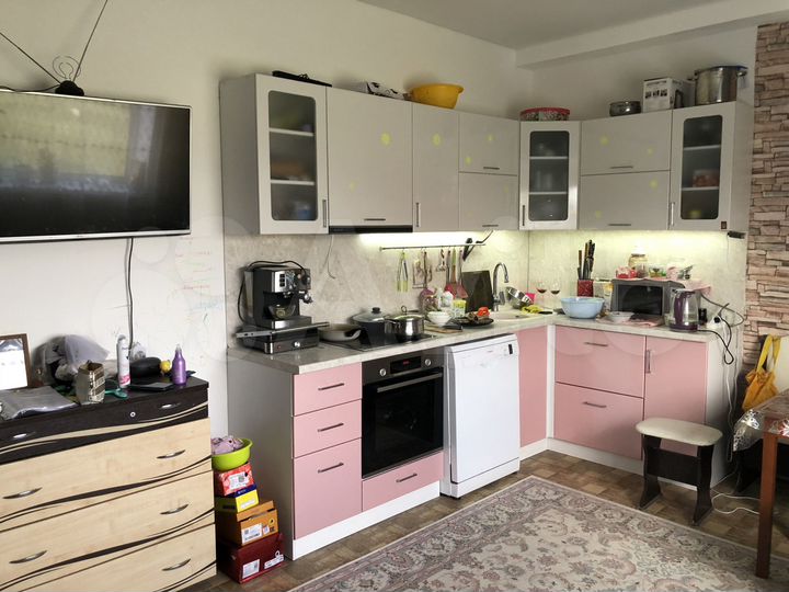 2-к. квартира, 42 м², 1/1 эт.