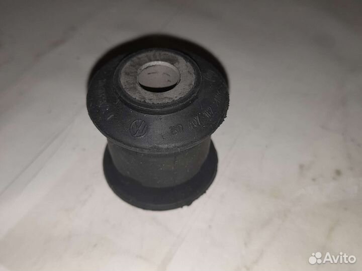 Сайлентблоки VW Passat B6 нижнего рычага