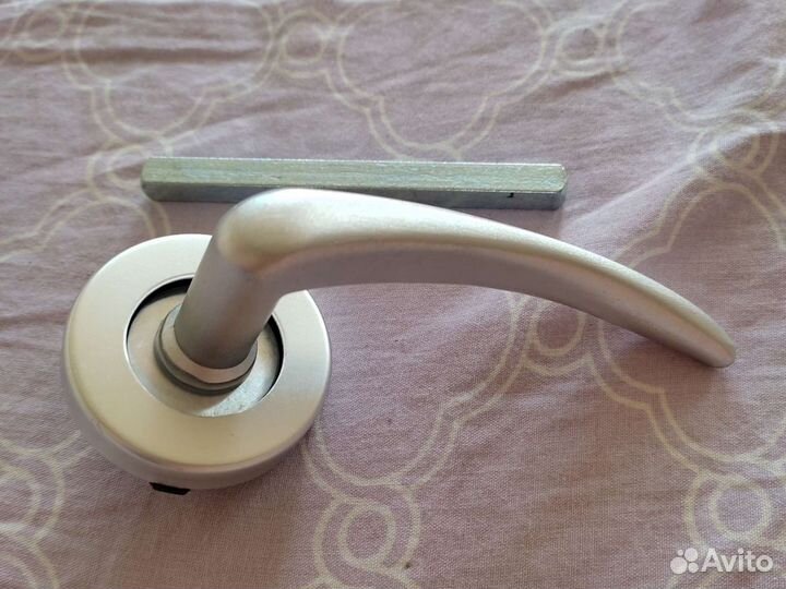 Новая ручка левая межкомнатная
