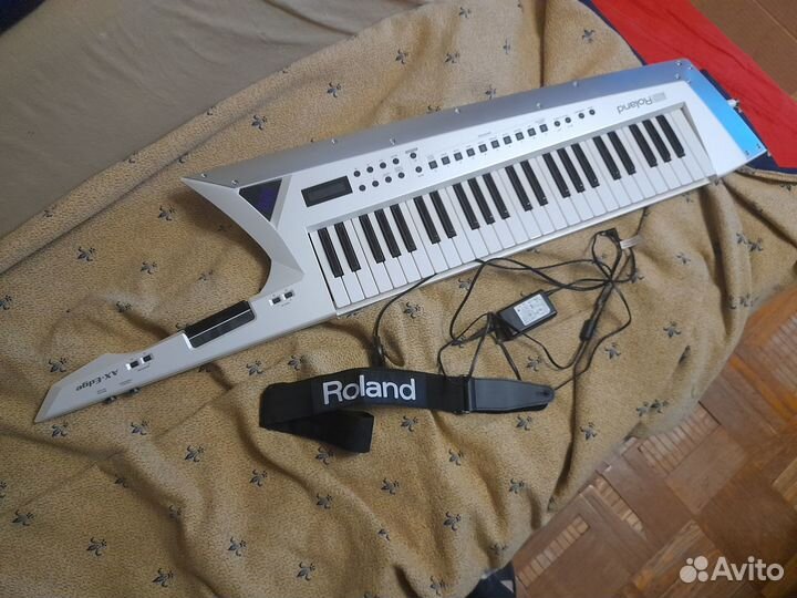 Roland AX-edge W