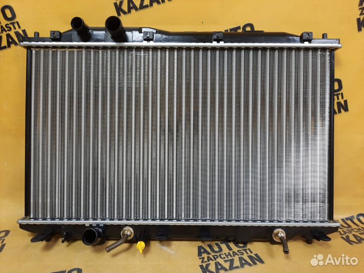 Радиатор двигателя Honda Civic 2005-2012 под хомут