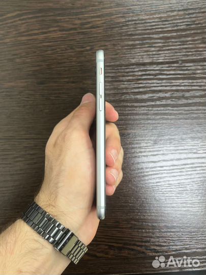 Телефон iPhone 6s
