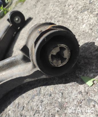 Рычаг правый задний VW T6