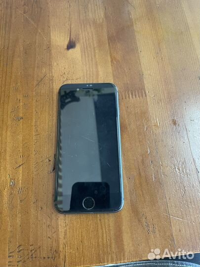 Телефон iPhone 8