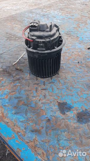 Моторчик печки на Рено Логан 2