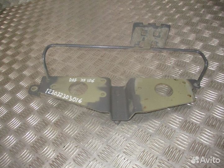 Кронштейн DAF 2043700