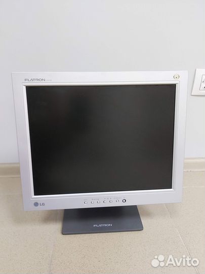 Монитор LG Flatron L1510S
