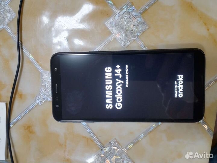 Телефон samsung j4+