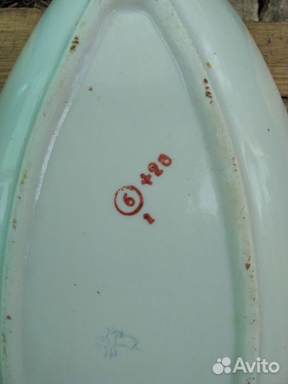 Посуда из ресторана гостиницы 