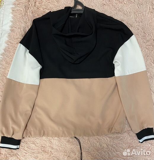 Ветровка женская