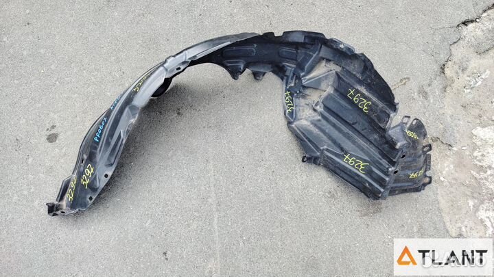 Подкрылок передний правый toyota probox