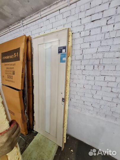 Двери с коробкой коробом новые с выставки