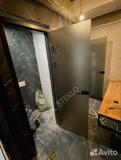 Стеклянные двери на заказ