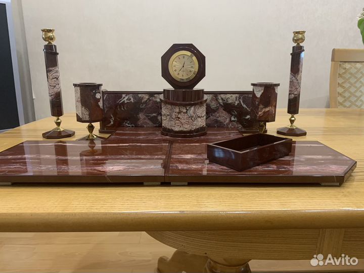 Набор для стола руководителя из камня